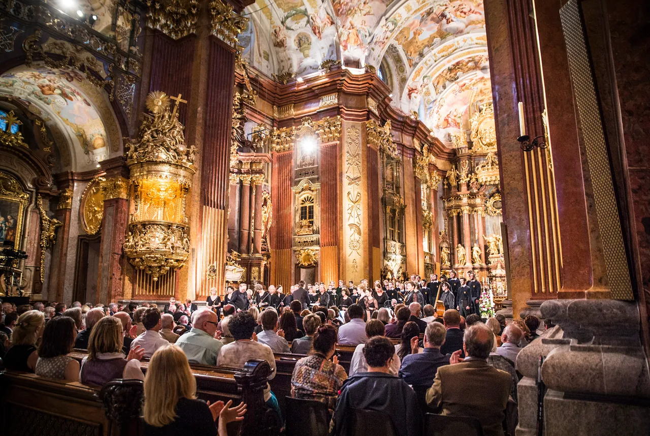 La iglesia abacial de Melk, llena de público, en el concierto de clausura del festival de 2017