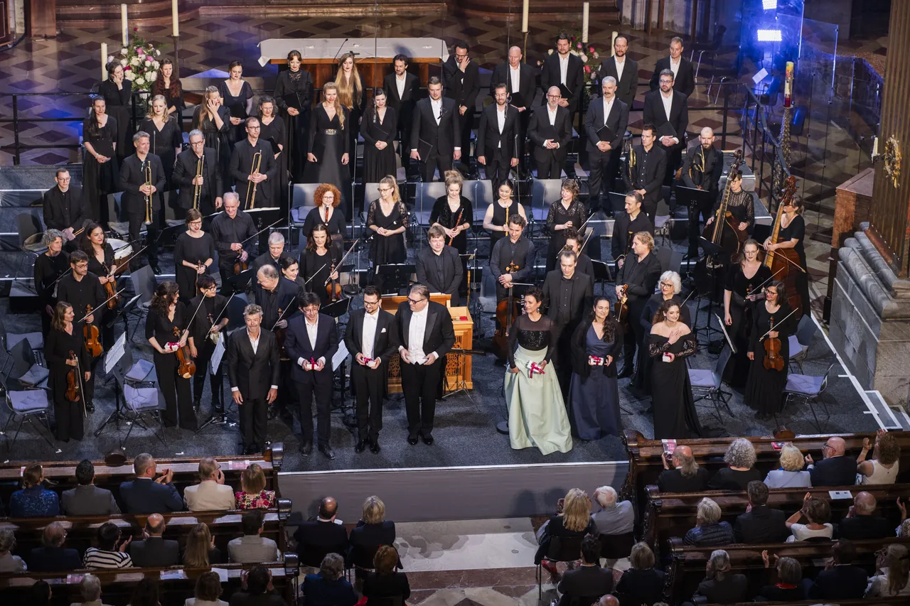 Soloists, Concentus Musicus Wien and Collegium Vocale 1704 at the final applause