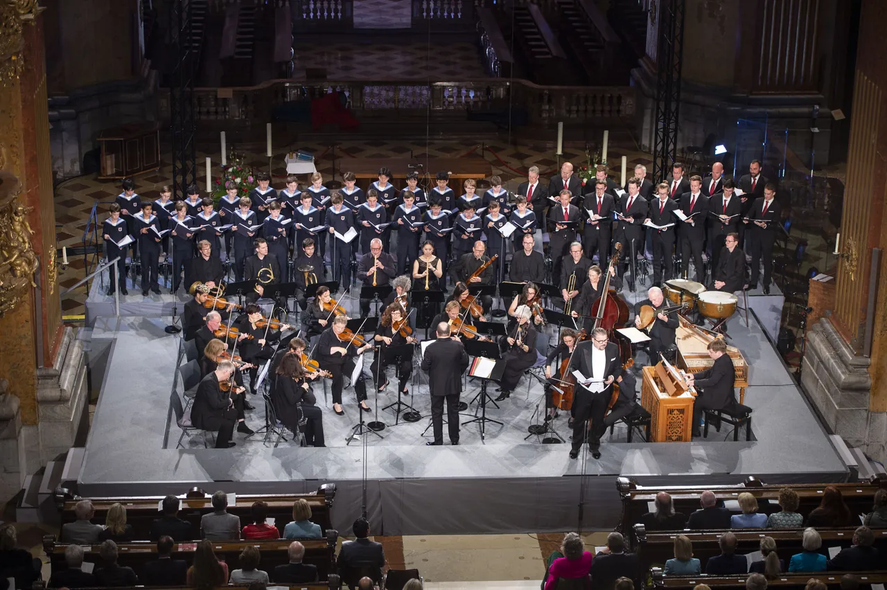 Concentus Musicus Wien, the Vienna Boys’ Choir and Chorus sine nomine on stage in the abbey church of Melk, seen from above